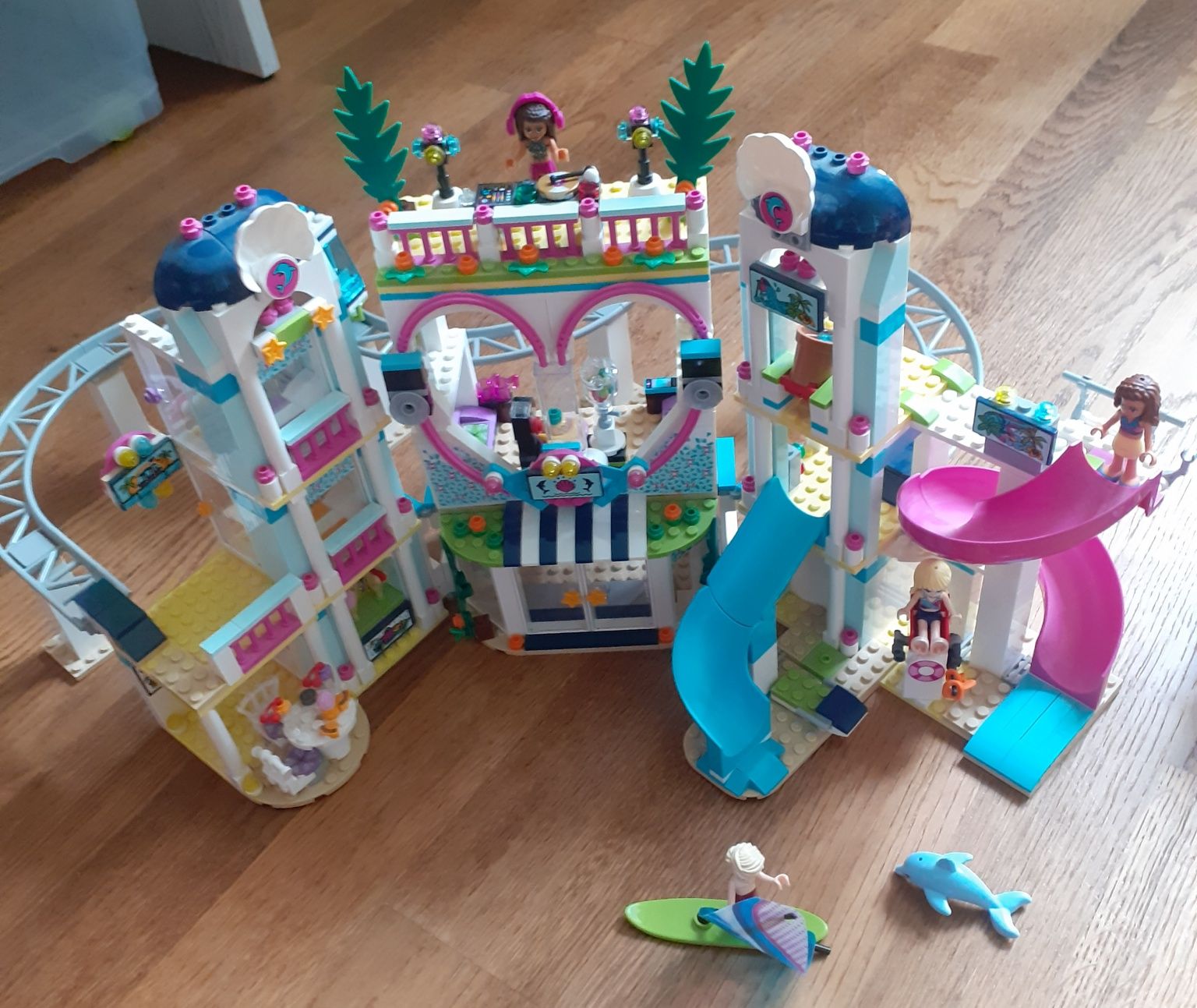 Конструктор Lego friends 41347 Heart Lake city resort and spa.