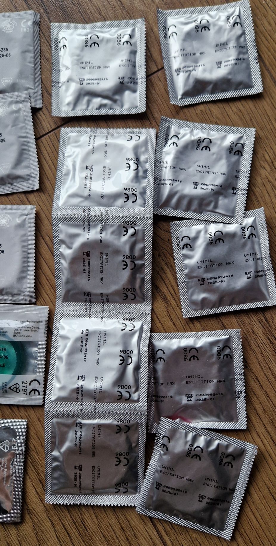 Zestaw prezerwatyw 24 sztuki