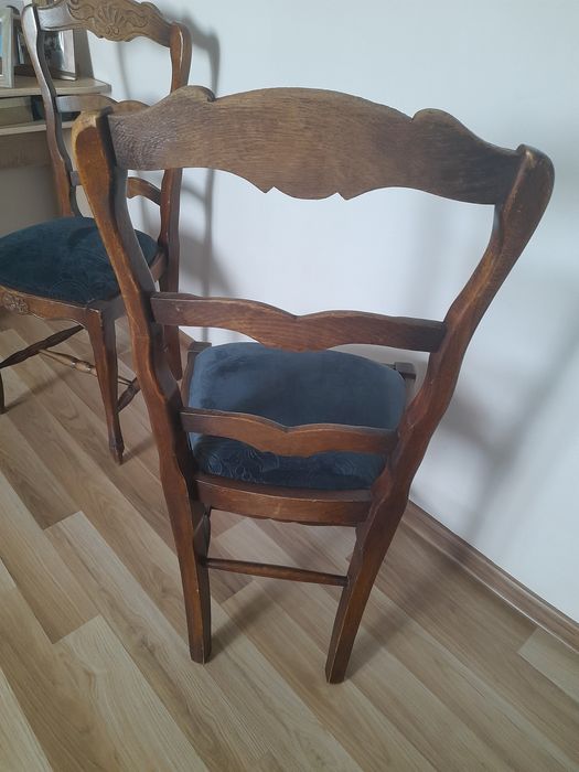 Krzesła ciemny brąz