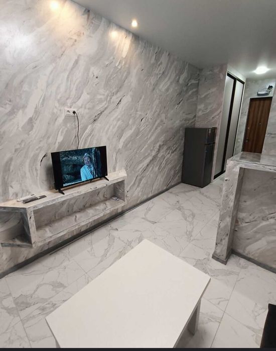 1 комн кв ЖК Золотые столбы с евроремонтом 31м2-31000у.е