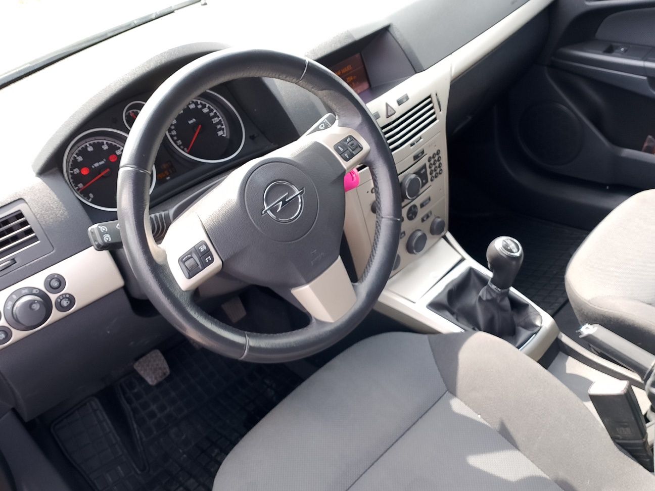 Opel Astra GTC 1.6 Zadbana R18 KLIMA