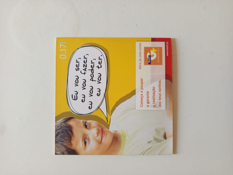 Livro  infantil "Alguém avisou o Pai Natal"