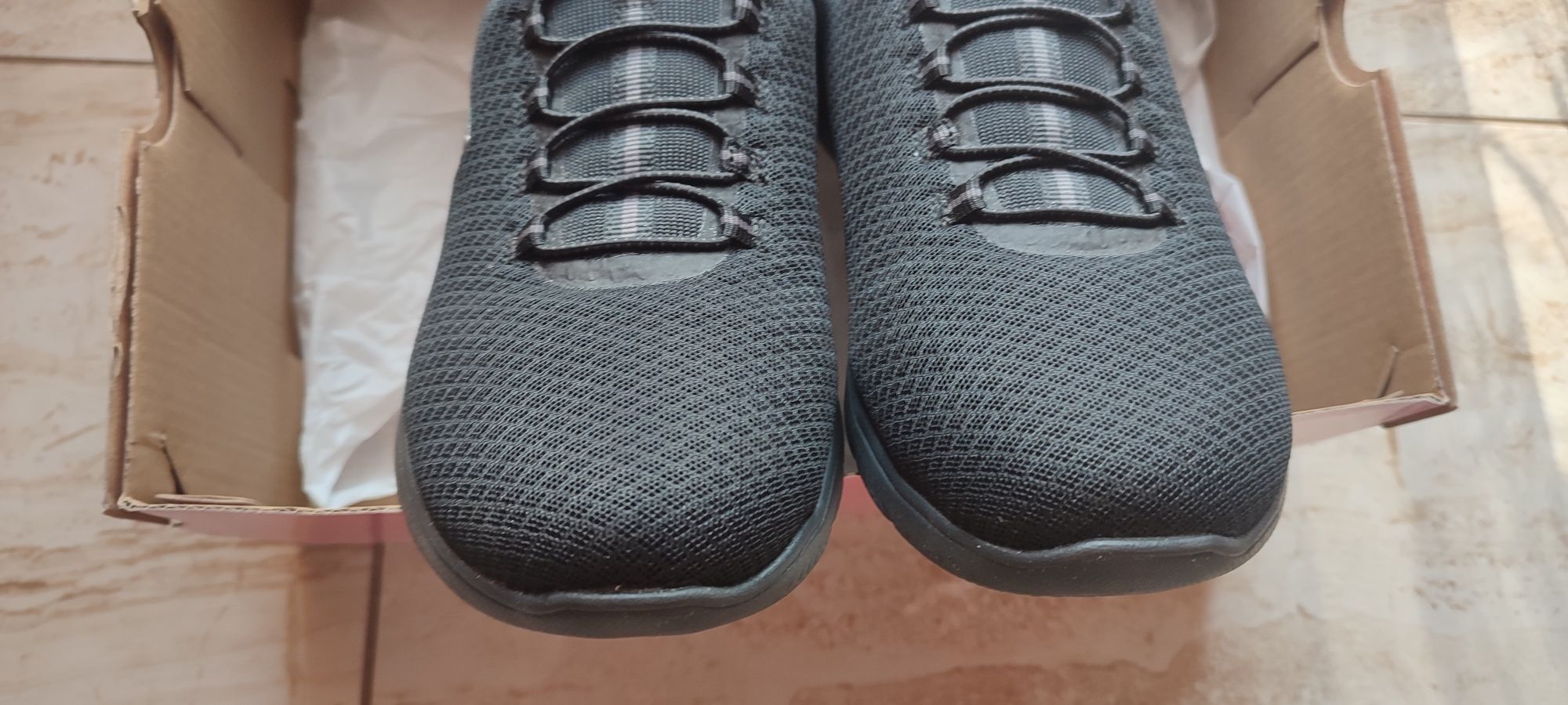 Buty damskie Skechers SUMMITS 12980W/BBK rozmiar 39