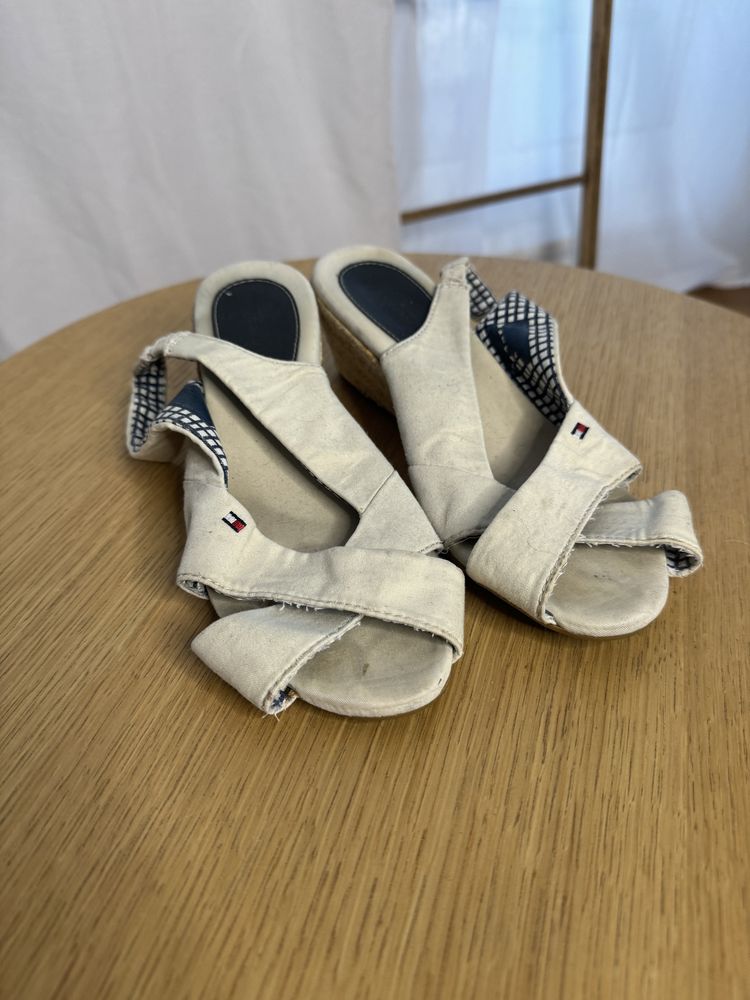 Buty tommy hilfiger na malym obcasie 37 espadryle sandałki