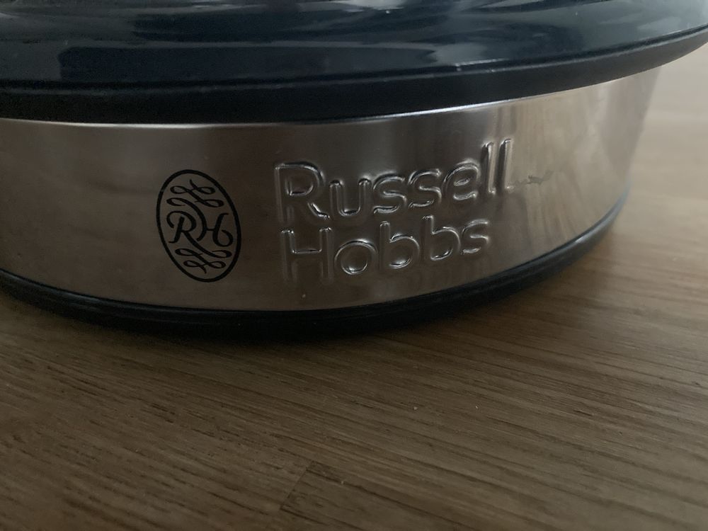 Ekspres do kawy przelewowy Russell Hobbs czarny