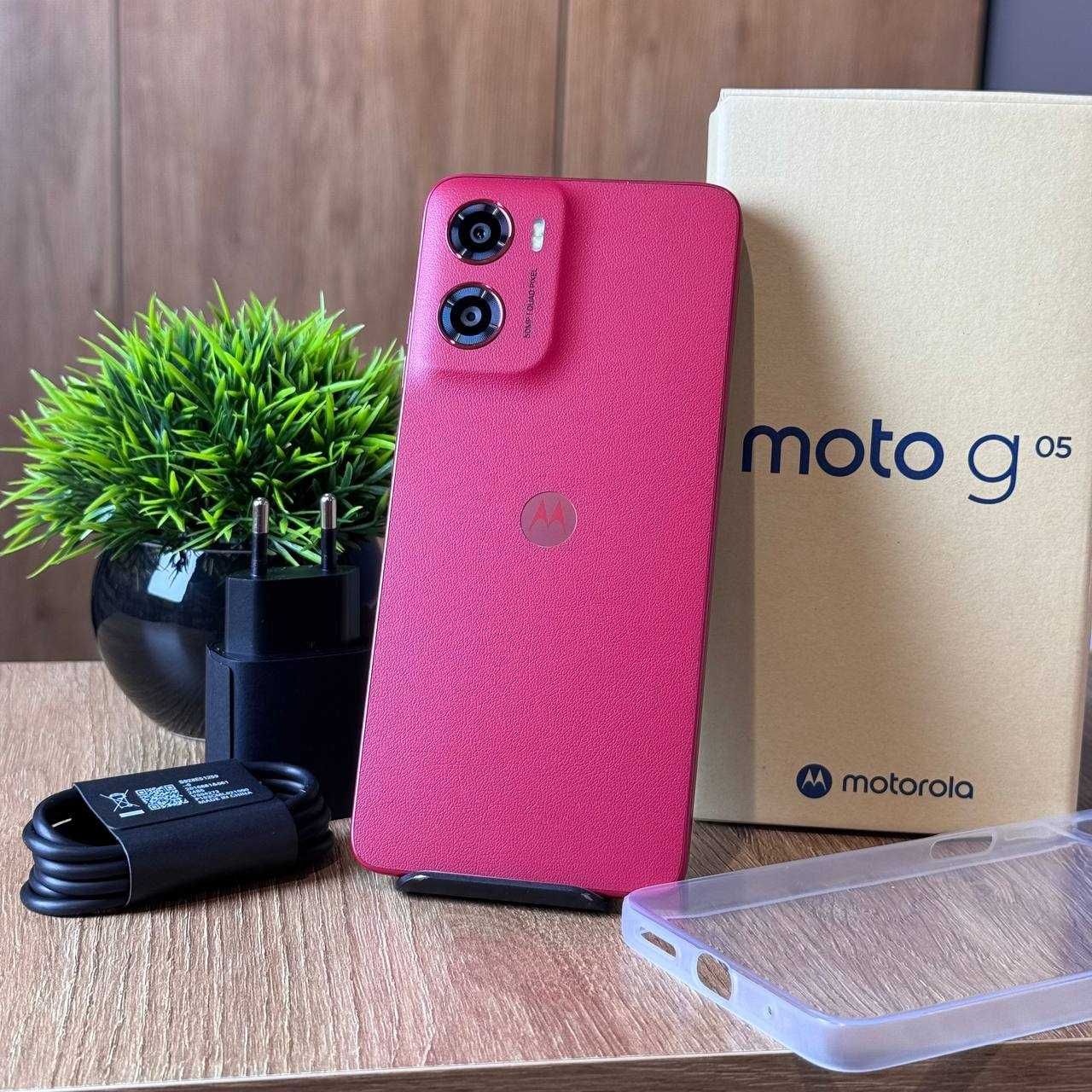 Телефон Motorola Moto G05 4/128GB Red — новий, унікальний дизайн!
