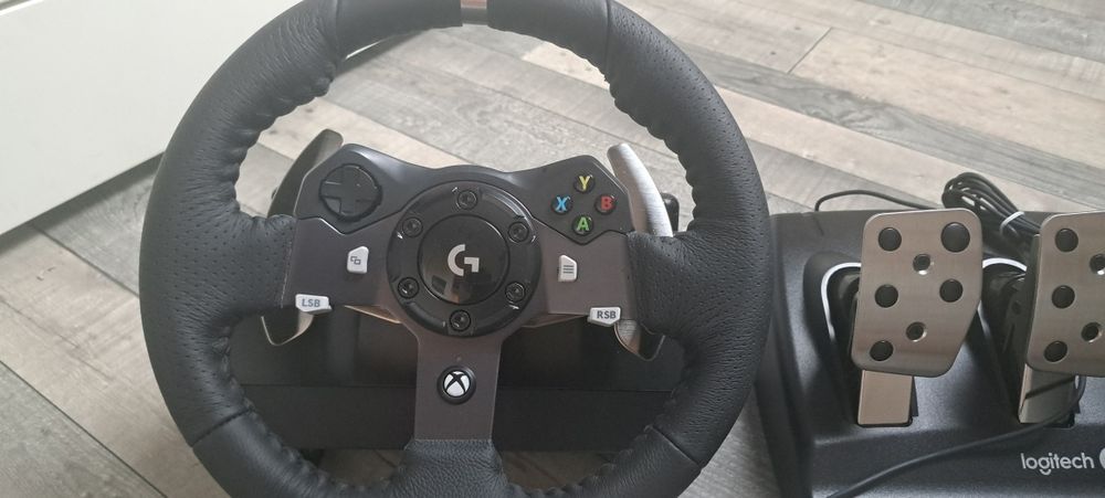 Kierownica z pedałami do Xbox model G920