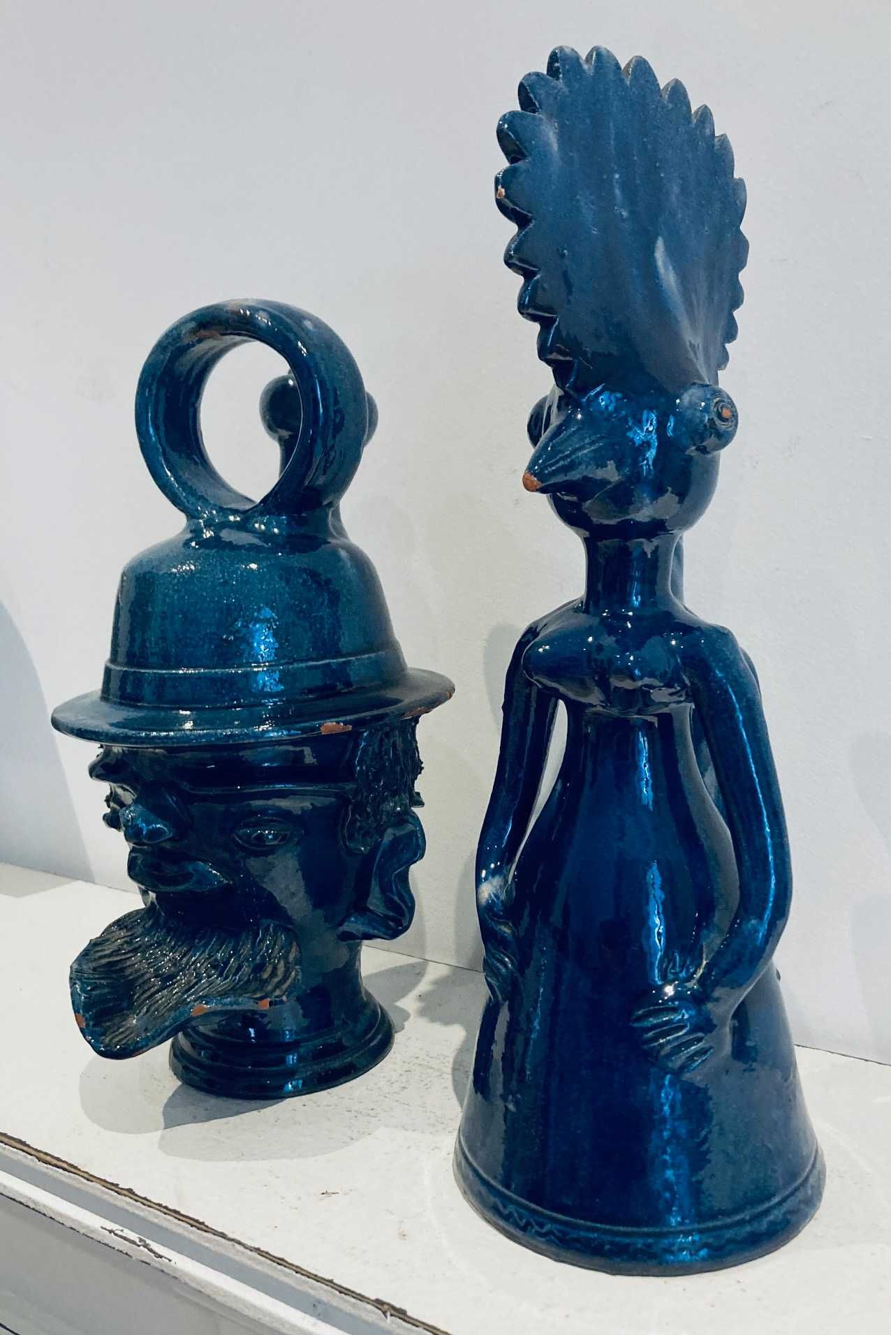 Par de Figuras Jose Franco. Assinadas na base
