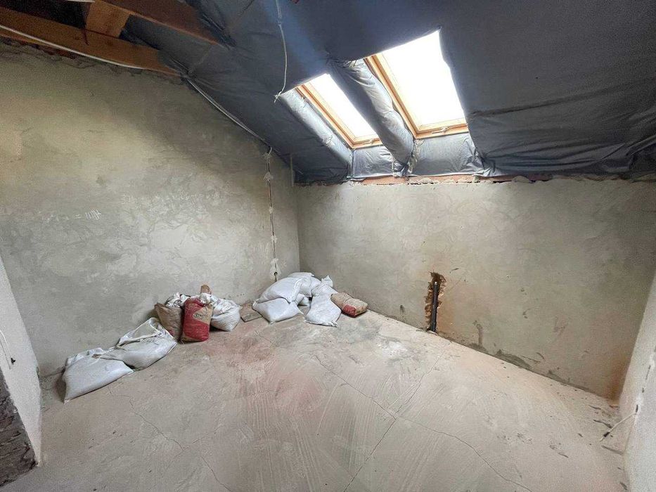 Продається 3-х кімнатна квартира з балконом у новобудові