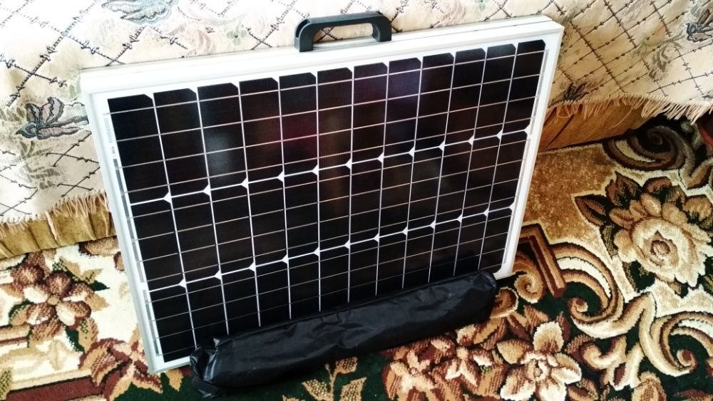 Переносна сонячна електростанція із зарядним пристроєм