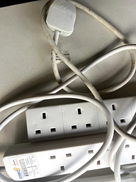 Extensão com várias entradas - Serve para UK