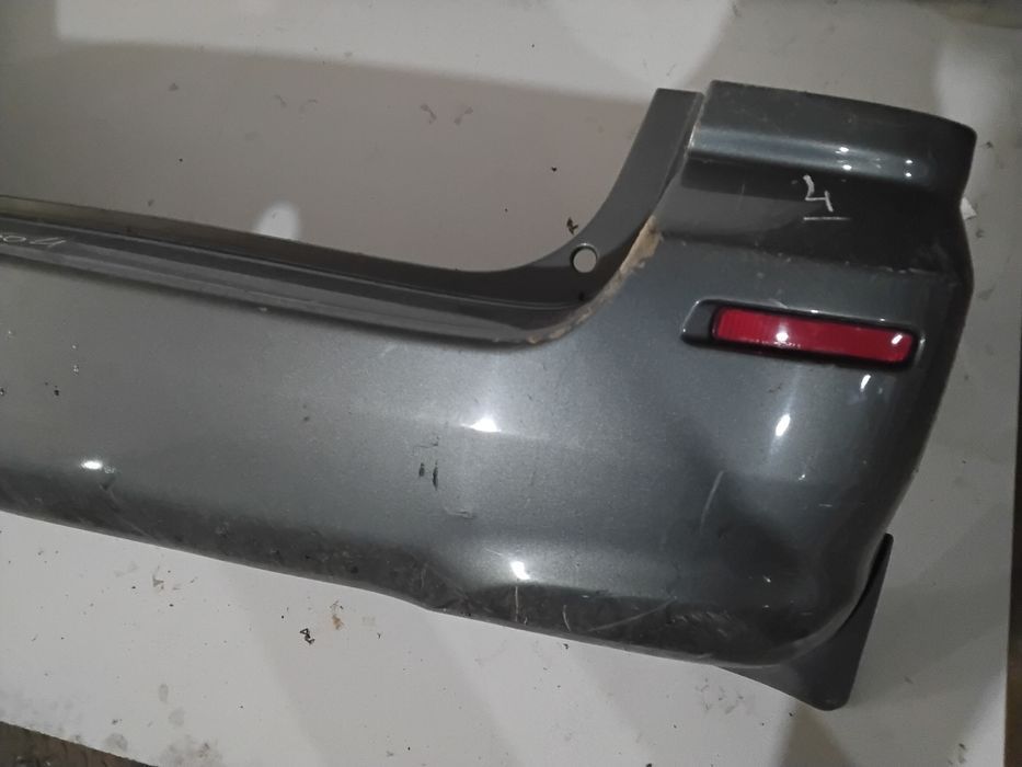 Parachoques toyota corolla verso tras