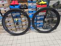 Rodas de carbono de estrada ffwd
