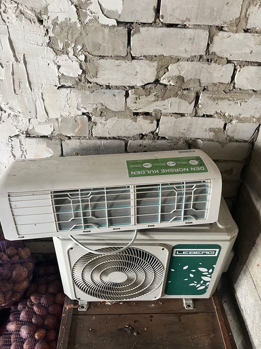 Продаю водонагревательный бак 4000, кондиционер договорная