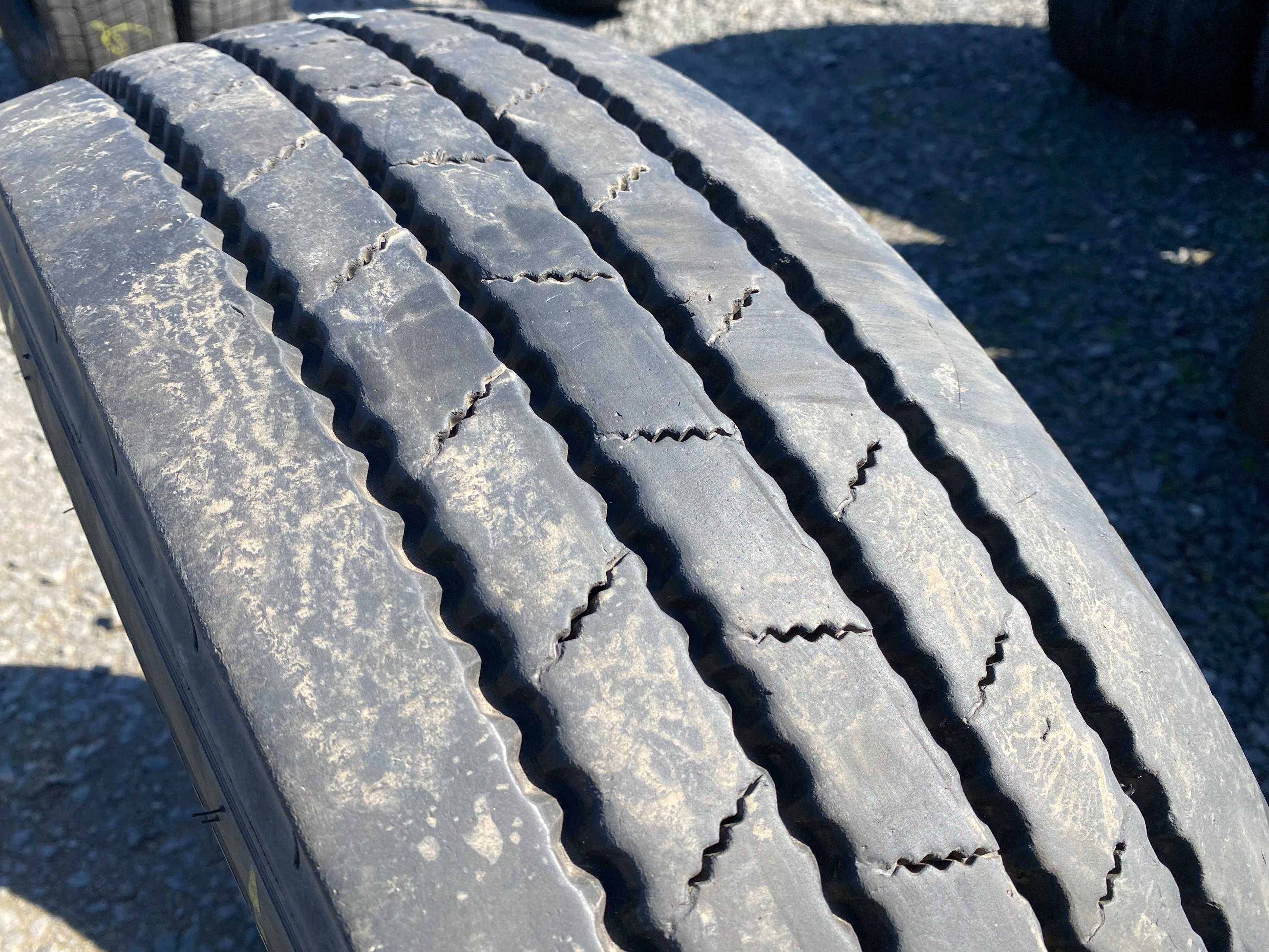 Opona 215/75R17.5 SEMPERIT RUNNER F2 Przód 7-8mm