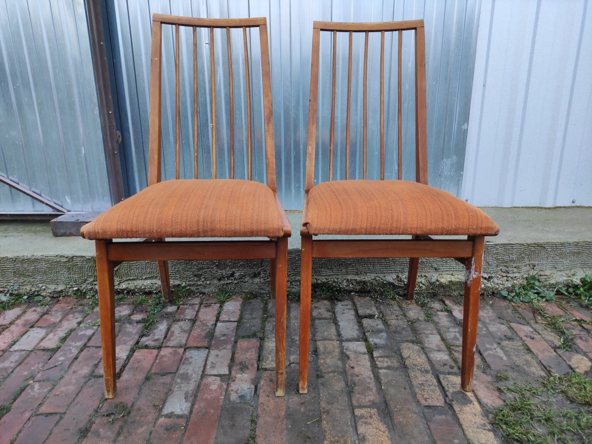 Piękne stare drewniane krzesła na sprężynach vintage retro PRL DDR