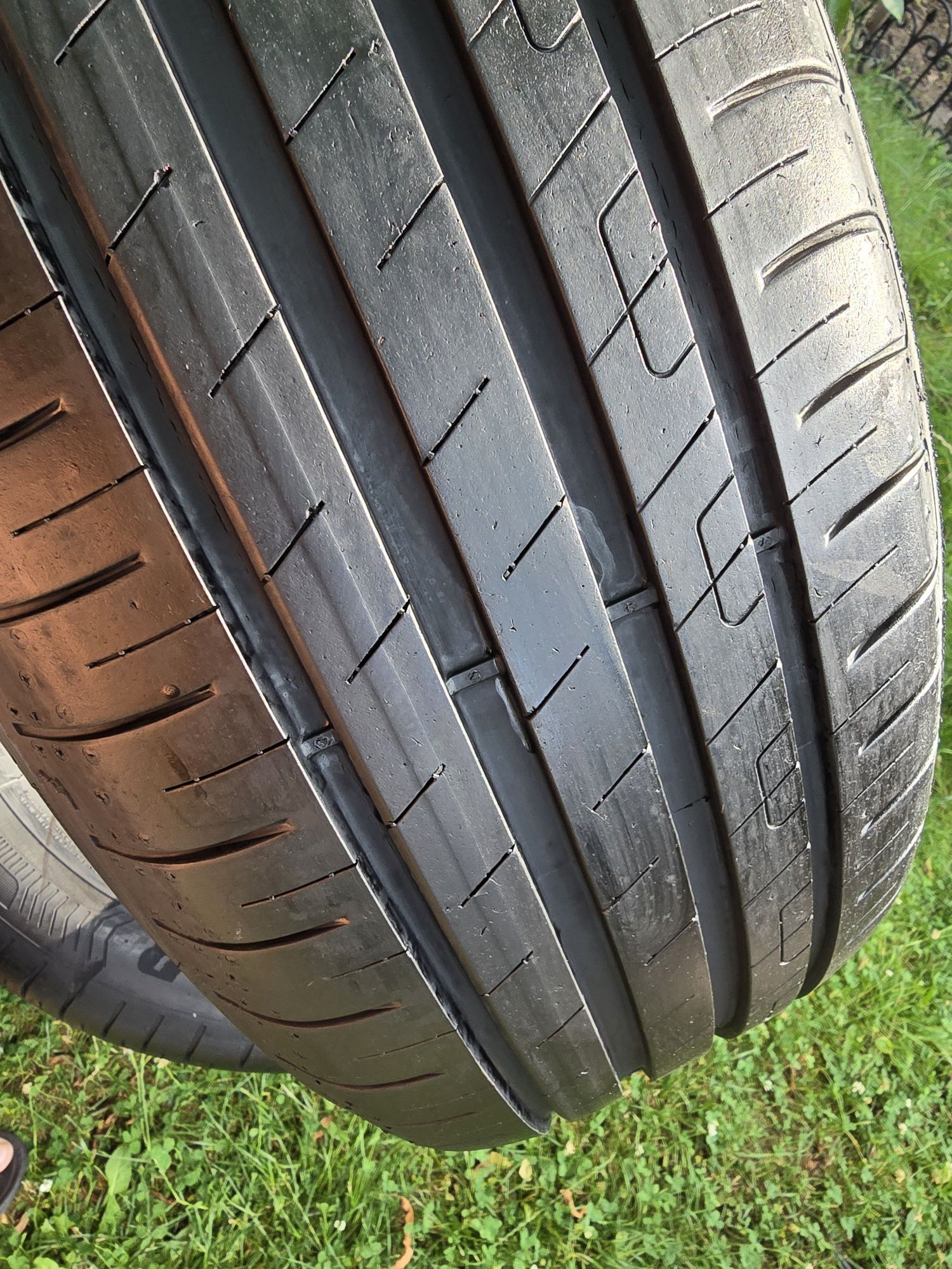 goodyear efficientgrip 215/55r17 94v 4 szt .idealny stan b.dobry