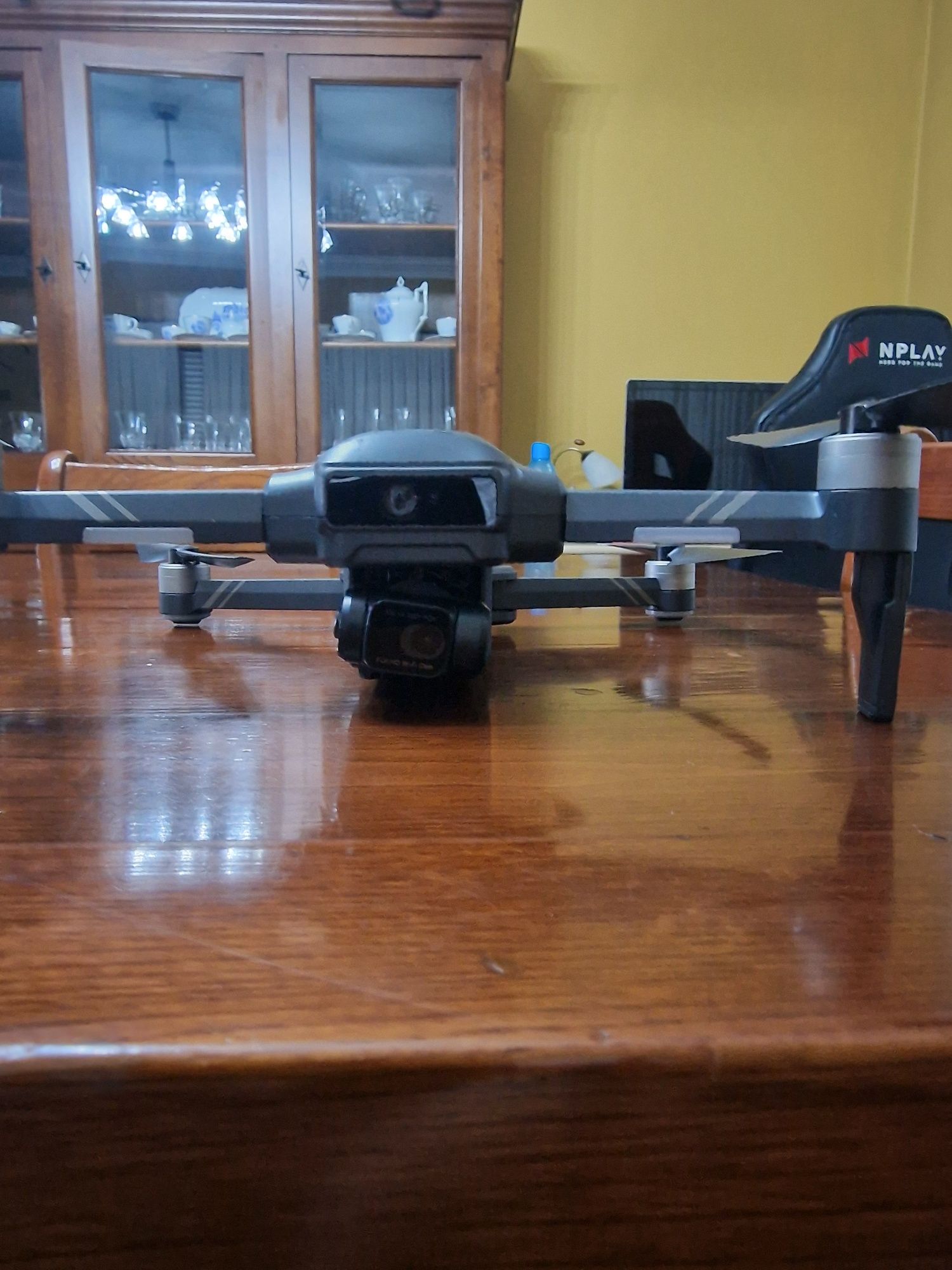 Drone f22s com pouco uso