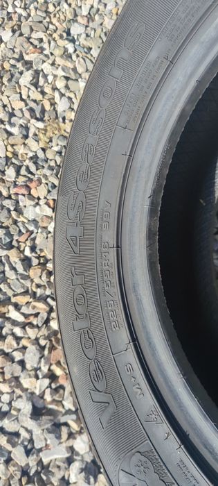 225/55/16 Goodyear Vector 4 seasons 19r.
