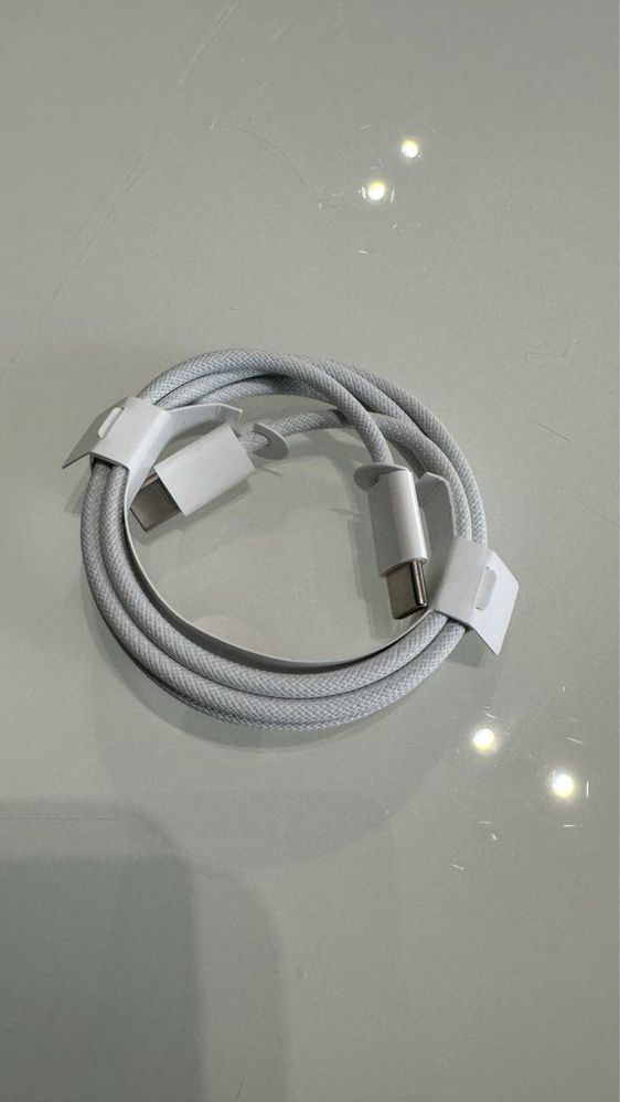 Zestaw Oryginalna Kostka 35 W+ Oryginalny Kabel Usb -C Usb -C 1 M
