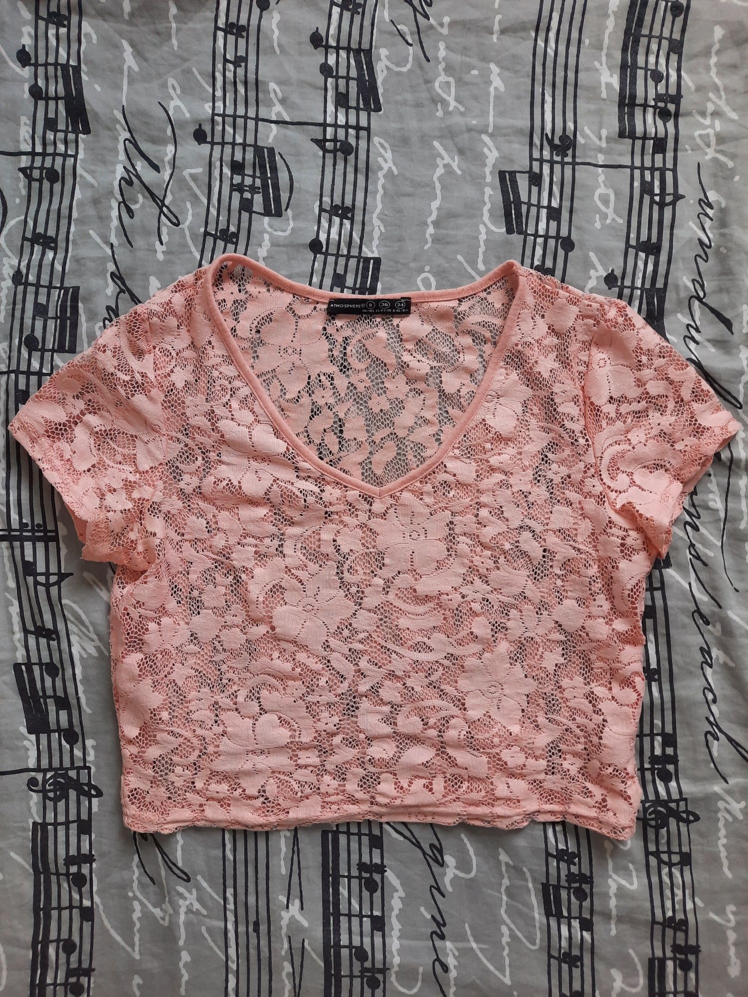 Różowy T-shirt delikatny crop top koronkowy koronka pastelowy pudrowy