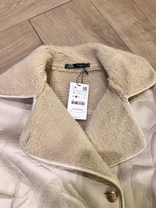 Дублянка Zara бежого кольору