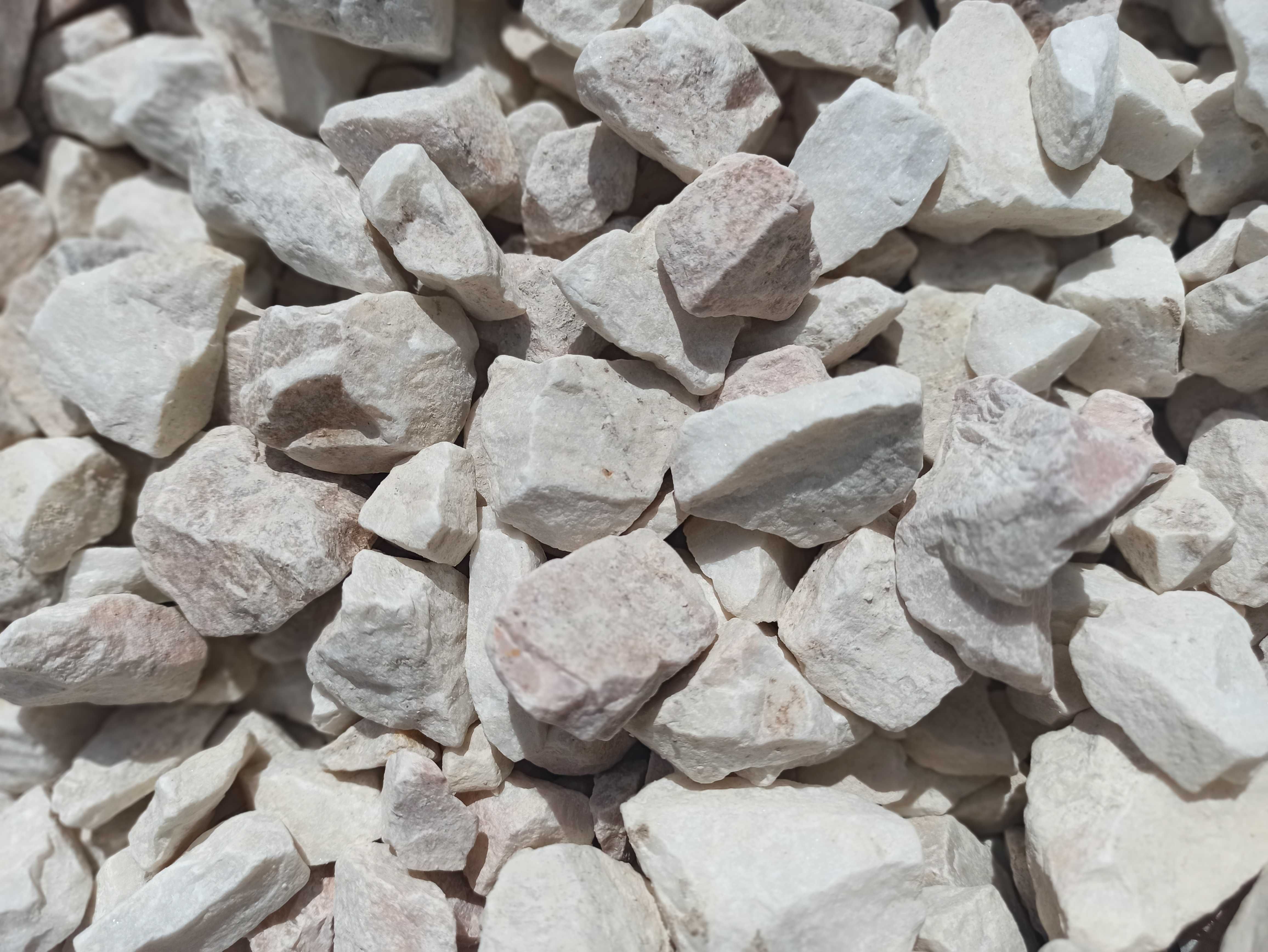 Biała Marianna biały kamień grys Kora gnejs bazalt granitowy szary