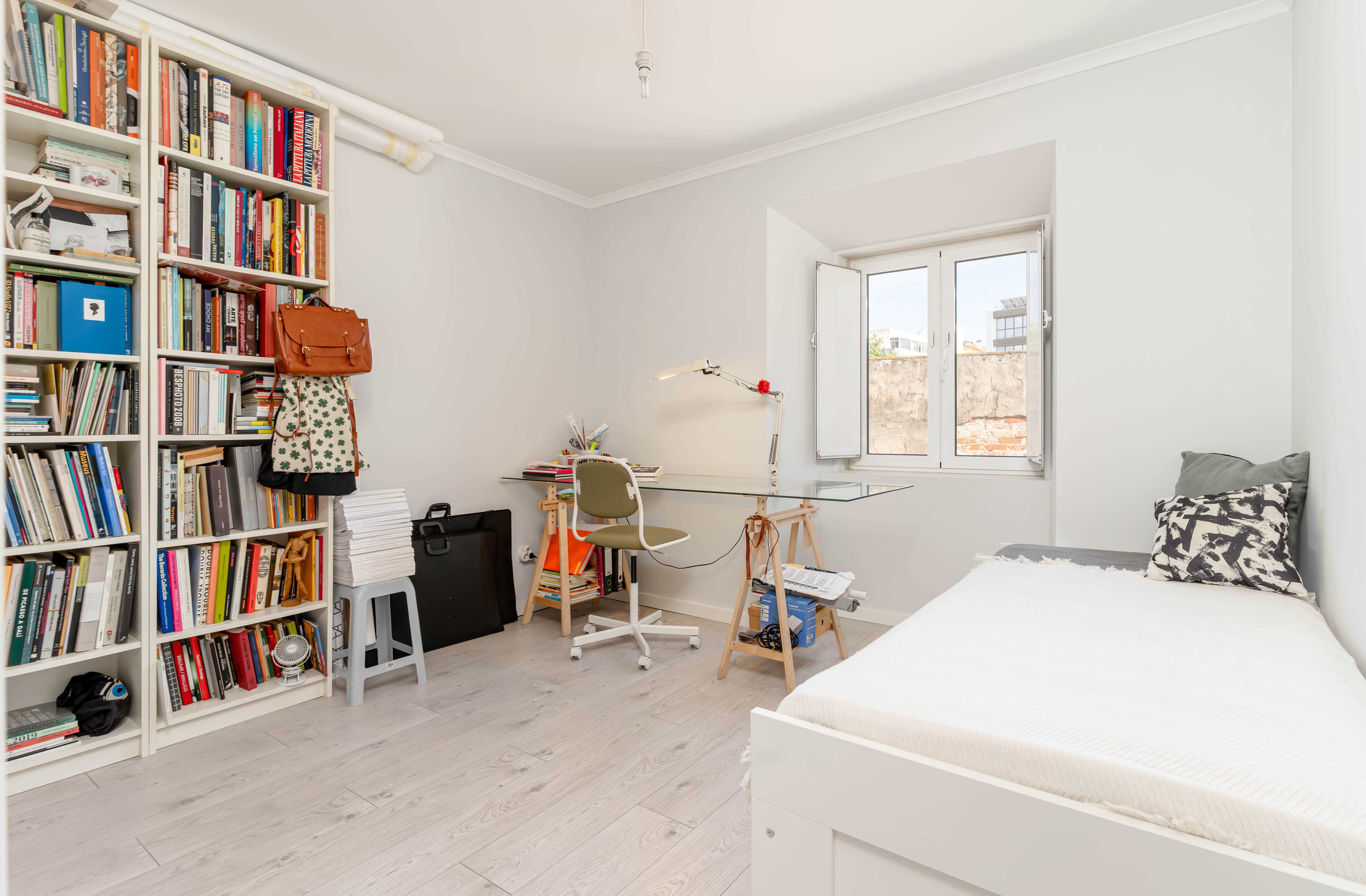 T4 Duplex Remodelado com 4 casas de banho  Almada