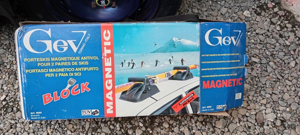 Кріплення на авто для лиж та сноуборда