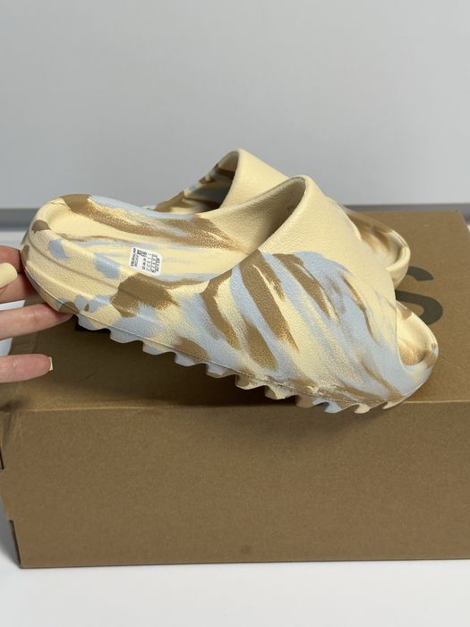 Шльопанці Adidas Yeezy Slide розмір 36, устілка 22.5см.