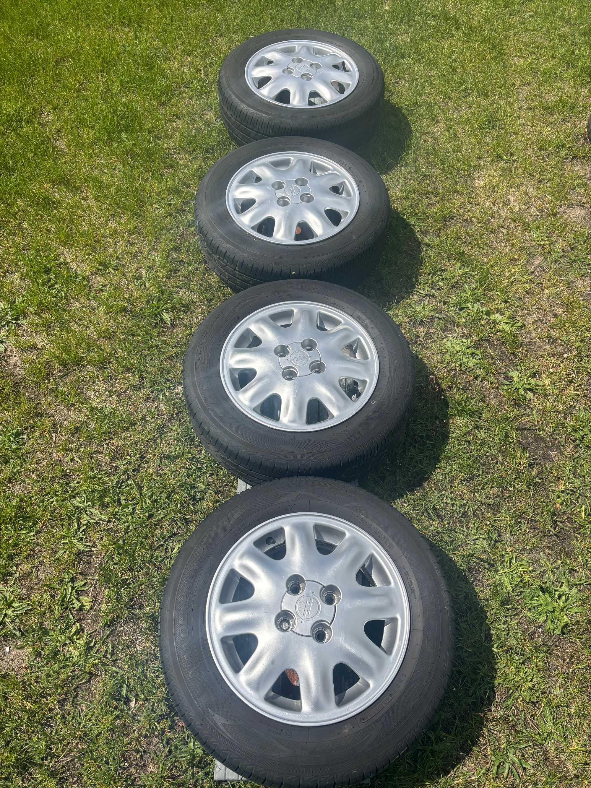 Okazja koła letnie OPEL CORSA 5,5Jx14 4x100 ET49 175/65R14 TOYO