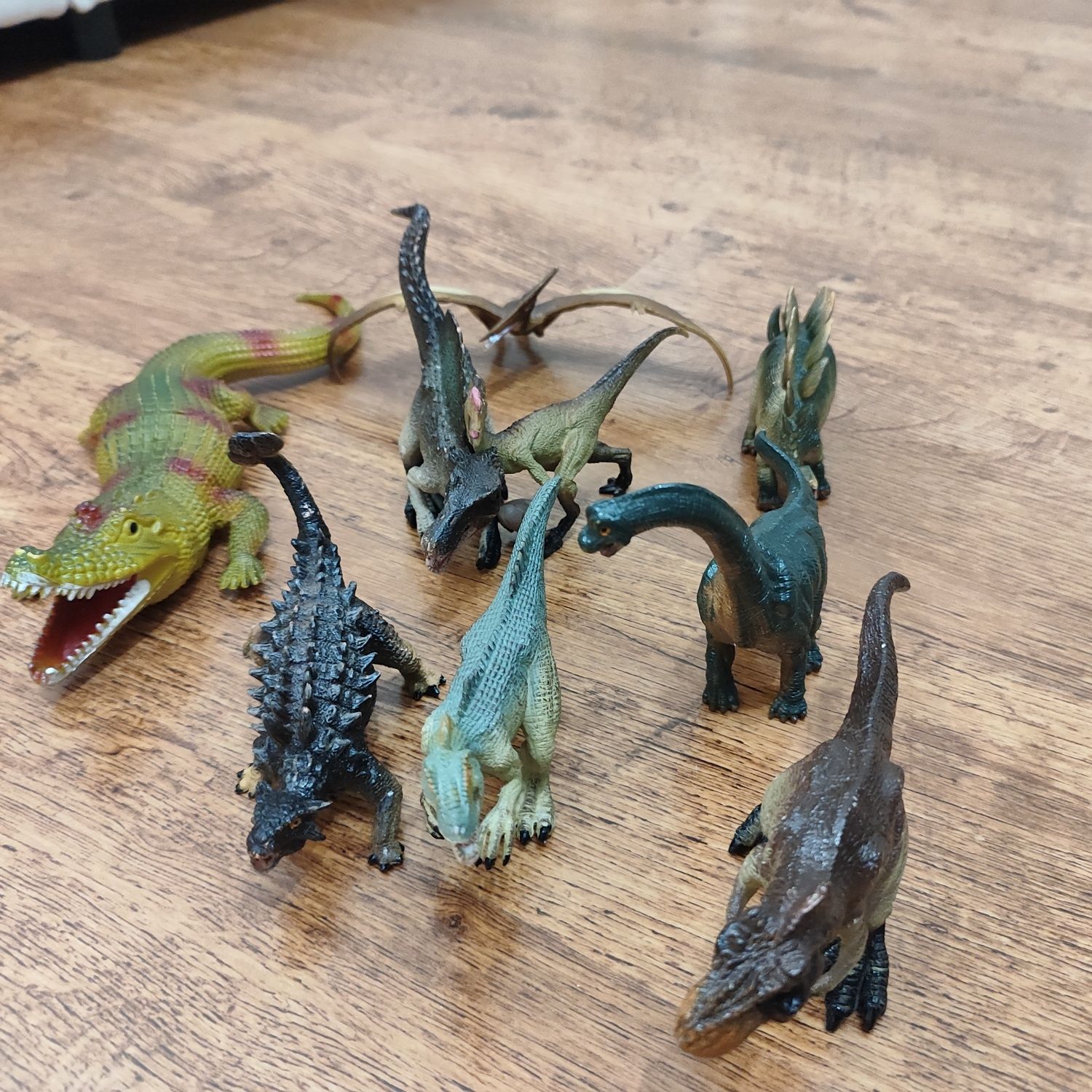 Zestaw dinozaurów+ krokodyl