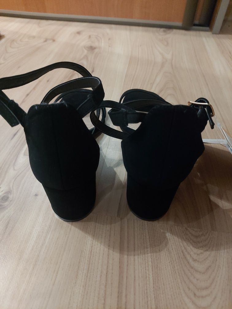 Buty sandały damskie na słupku Nowe r.39