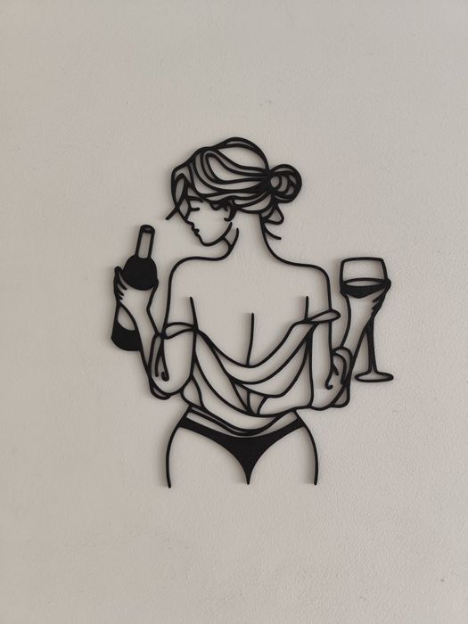 Kobieta z winem wall art