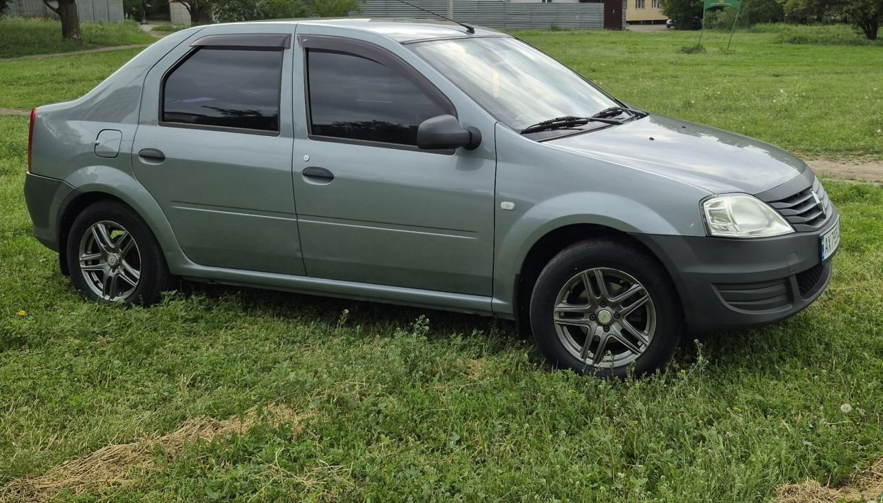 Продам Renault LoGan в добротном состоянии Ресталинг.