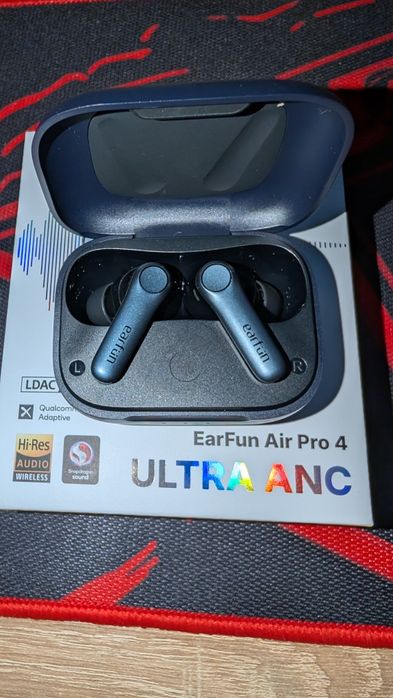 Słuchawki douszne Earfun air pro 4