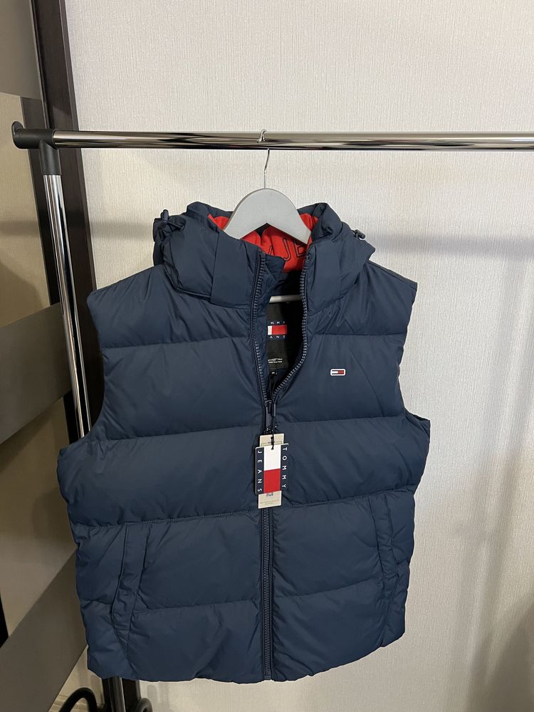 Жилетка Tommy Hilfiger  Новая Оригинал