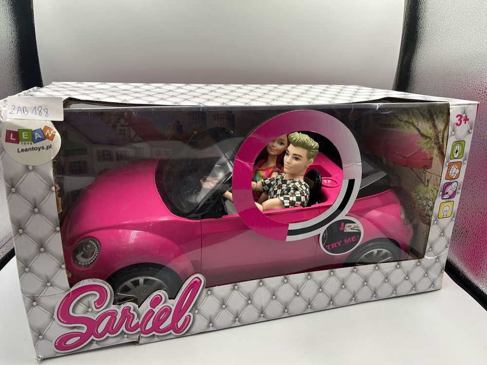 Samochód z lalkami