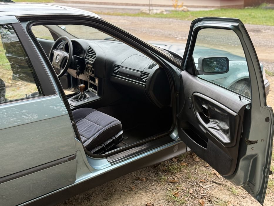 Продам BMW e36 320i