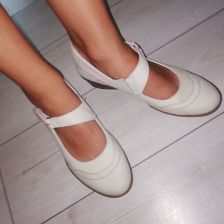 Туфли туфлі ботинки черевики босоніжки босоножки сандали сандалі