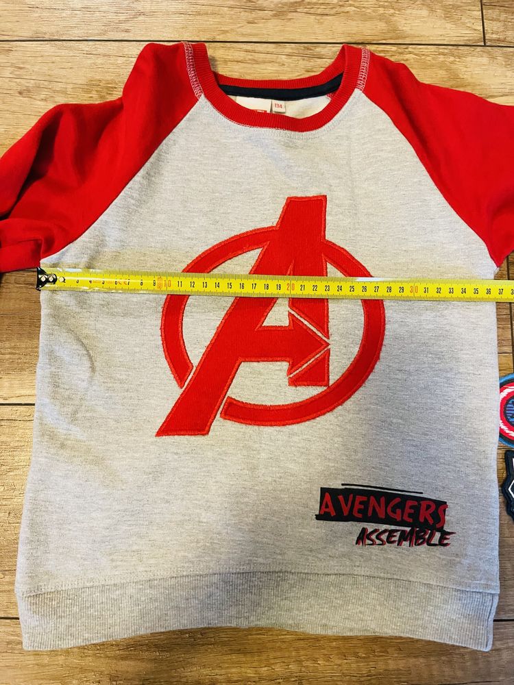 Bluza Avengers z postaciami na rzepy