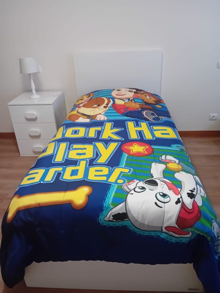 Cama individual branco (Trama)