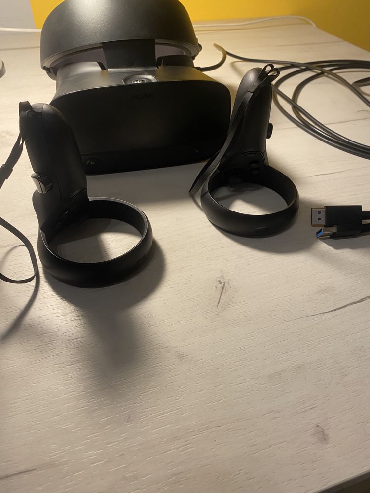 Oculus Rift S + dwa pady