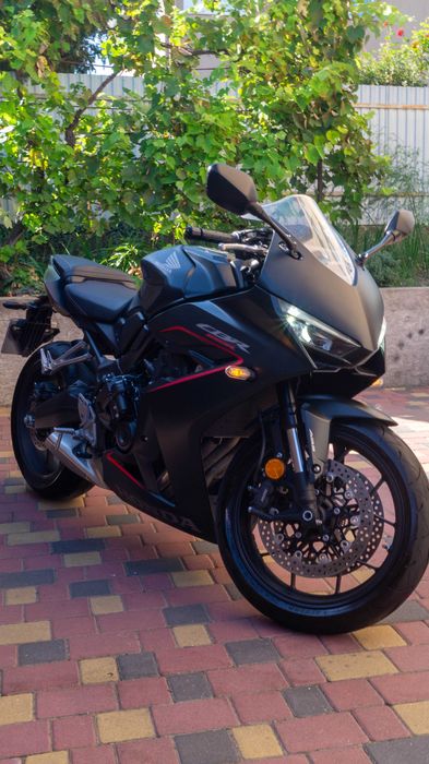 Honda CBR 650R E-Clutch 2024