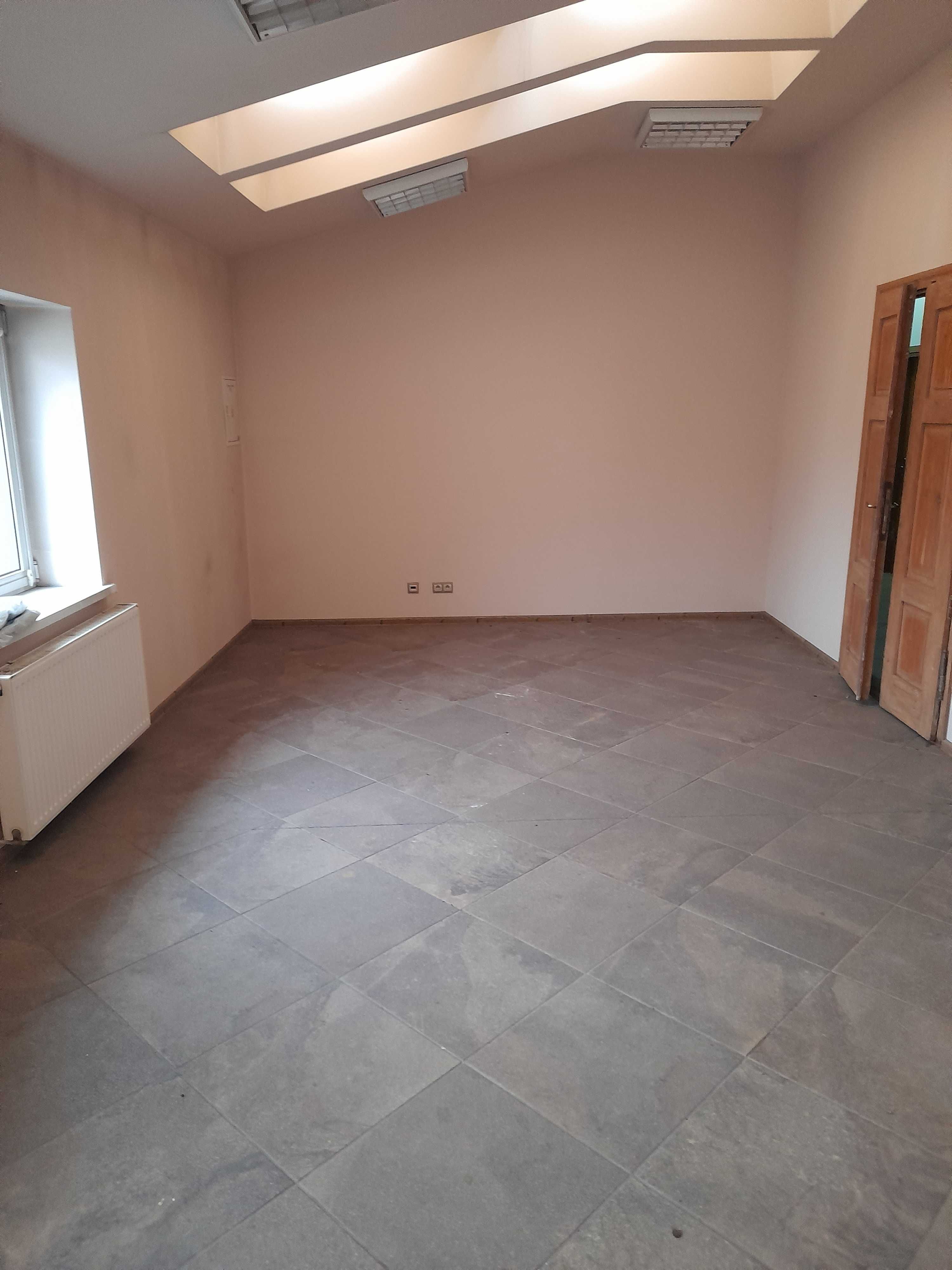 Lokal do wynajęcia- 30m2- idealne na biuro- blisko UM