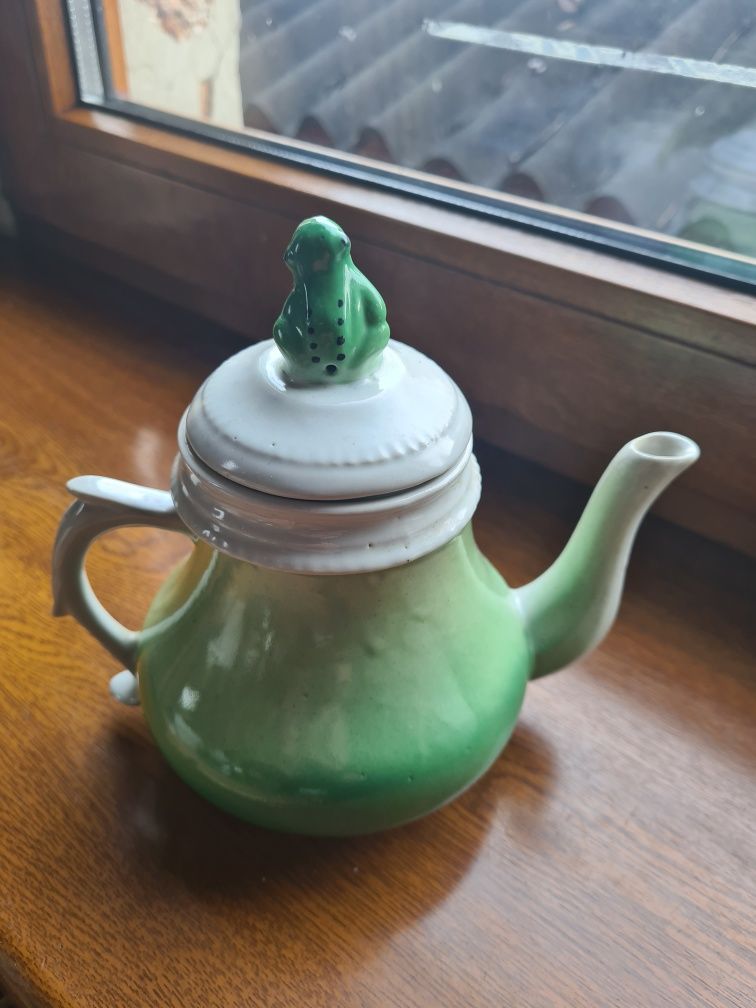 Stary ceramiczny zaparzacz do herbaty