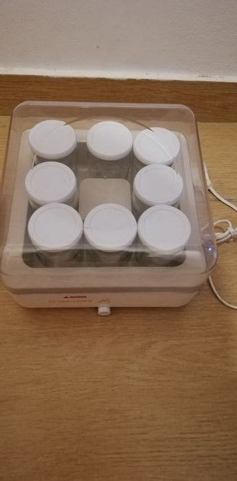 Iogurteira elétrica