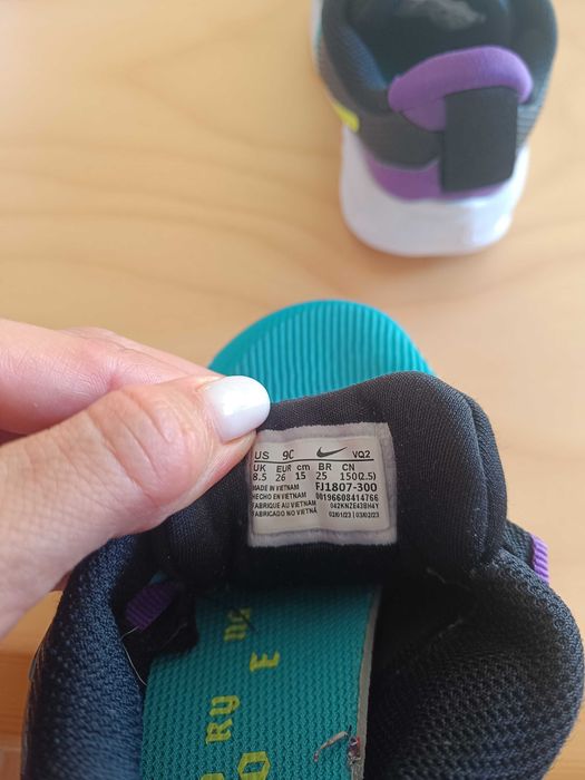 Buciki Nike dla dzieci roz 26