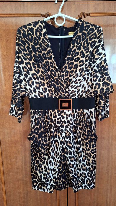 Тигрова сукня  з кишенями .На поясі з резинкою.