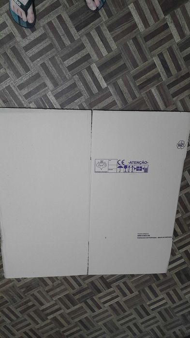 Caixas de cartão novas com impressão